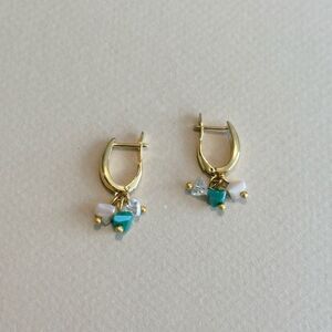 Stone hoop earrings R840